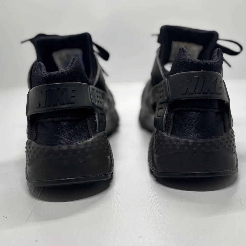 Nike Air Huarache Youth 7Y Triple Black Sneakers